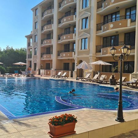 Flora Beach Private Aparthotel Pomorie Exterior foto