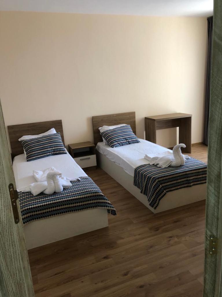 Flora Beach Private Aparthotel Pomorie Exterior foto